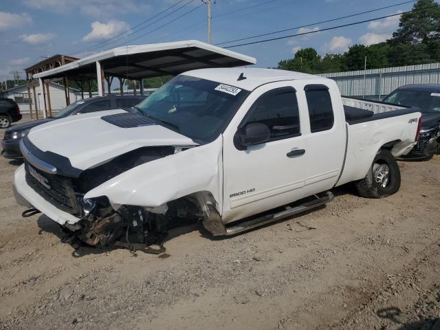 1GT220CG9BZ235572 - 2011 GMC SIERRA K2500 SLE WHITE photo 1