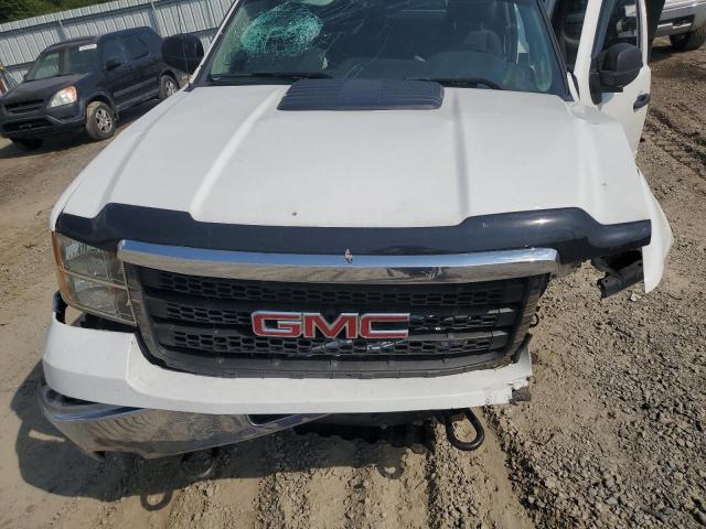 1GT220CG9BZ235572 - 2011 GMC SIERRA K2500 SLE WHITE photo 11