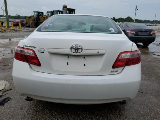 4T1BK46K08U562354 - 2008 TOYOTA CAMRY LE Белый фото 6