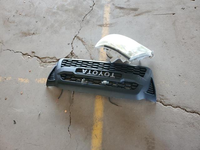 3TMJU4GN3BM122854 - 2011 TOYOTA TACOMA DOUBLE CAB PRERUNNER WHITE photo 12