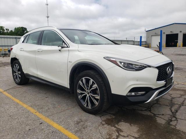 SJKCH5CR5HA018879 - 2017 INFINITI QX30 BASE WHITE photo 4