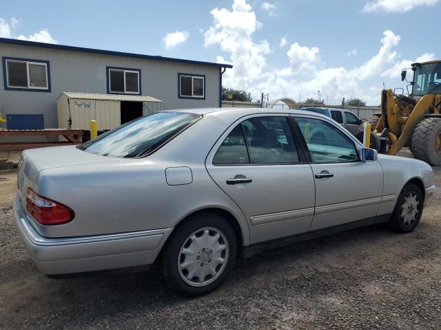 WDBJF55F9VA330720 - 1997 MERCEDES-BENZ E 320 Gümüş foto 3