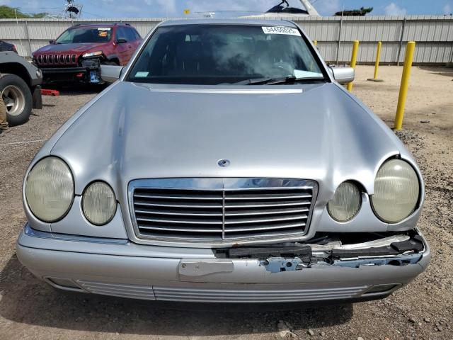 WDBJF55F9VA330720 - 1997 MERCEDES-BENZ E 320 Gümüş foto 5