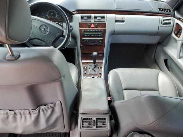 WDBJF55F9VA330720 - 1997 MERCEDES-BENZ E 320 Gümüş foto 8