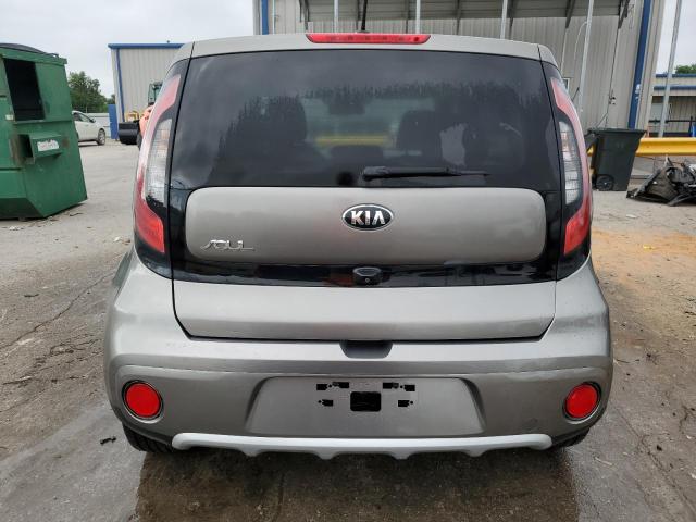 KNDJP3A58H7447481 - 2017 KIA SOUL + GRAY photo 6