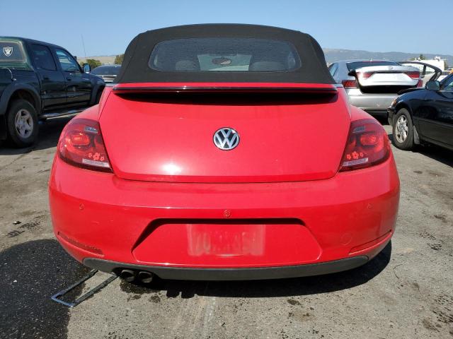 3VW5P7AT8DM827621 - 2013 VOLKSWAGEN BEETLE RED photo 6