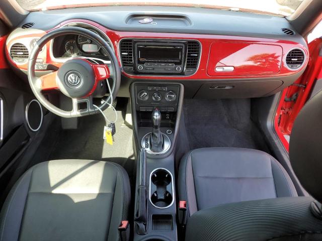 3VW5P7AT8DM827621 - 2013 VOLKSWAGEN BEETLE RED photo 8