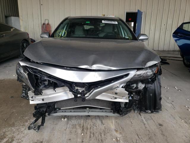 4T1G11AK2PU724840 - 2023 TOYOTA CAMRY SE NIGHT SHADE SILVER photo 5