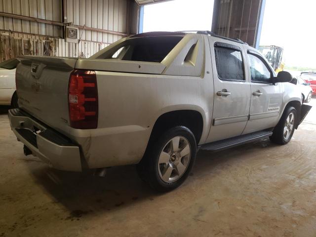 3GNMCFE02BG296360 - 2011 CHEVROLET AVALANCHE LT SILVER photo 3