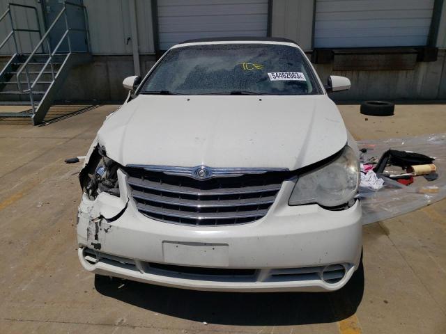 1C3BC5ED3AN184965 - 2010 CHRYSLER SEBRING TOURING WHITE photo 5