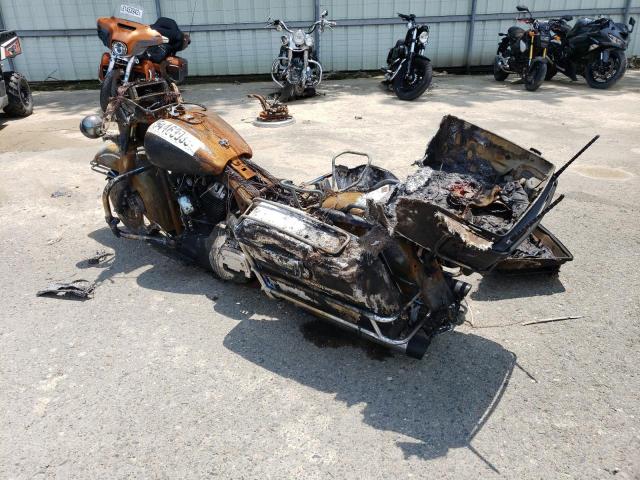 1HD1FCW193Y614196 - 2003 HARLEY-DAVIDSON FLHTCUI 烧焦的 照片 3