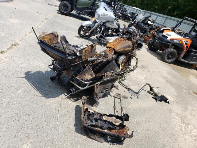 1HD1FCW193Y614196 - 2003 HARLEY-DAVIDSON FLHTCUI 烧焦的 照片 4