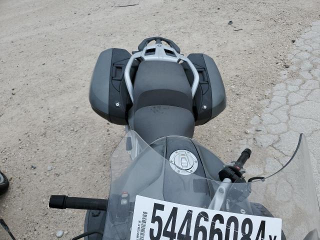 WB10A1305FZ192208 - 2015 BMW R1200 RT GRAY photo 5