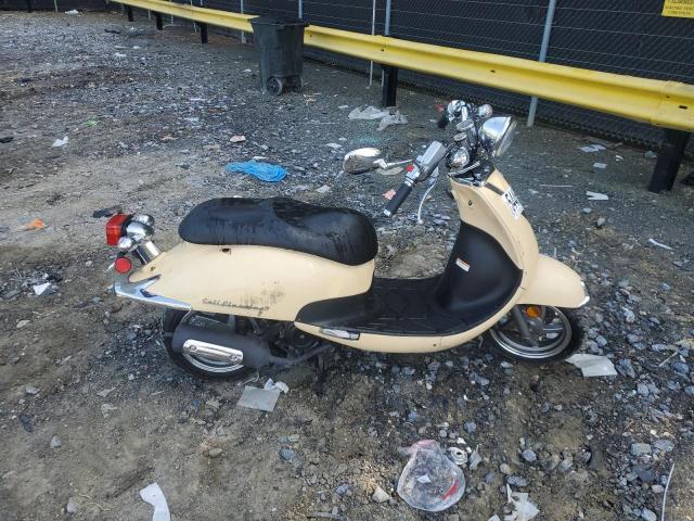 RFGBDSAE8NX005073 - 2022 LANCIA SCOOTER TAN photo 9