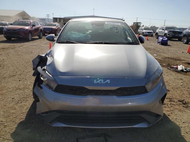 3KPF24AD7NE426456 - 2022 KIA FORTE FE SILVER photo 5