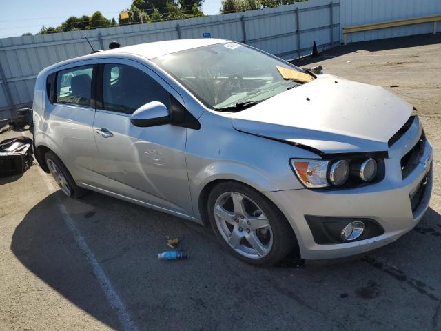 1G1JE6SB5F4210787 - 2015 CHEVROLET SONIC LTZ SILVER photo 4