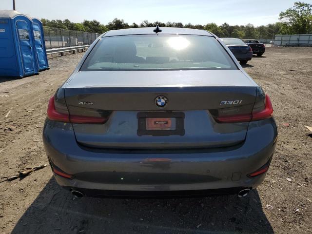 3MW5R7J09L8B35469 - 2020 BMW 330XI ნაცრისფერი ფოტო 6