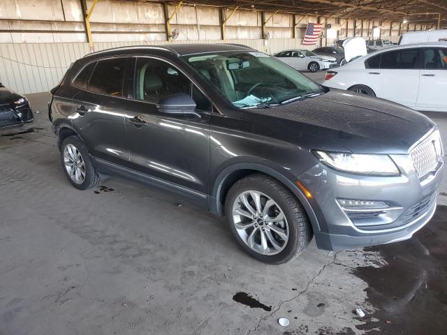 5LMCJ2D94KUL45387 - 2019 LINCOLN MKC SELECT GRAY photo 4
