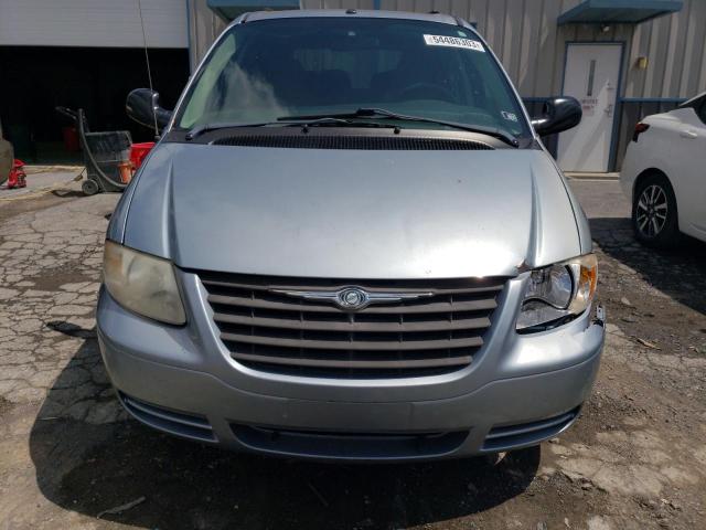 1A4GP45R56B726002 - 2006 CHRYSLER TOWN & COU ლურჯი ფოტო 5