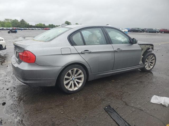 WBAPK7C57BF085733 - 2011 BMW 328 XI GRAY photo 3