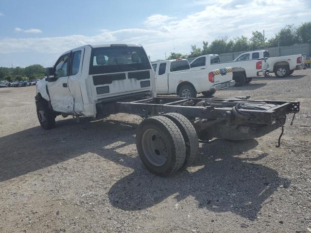 1FD0X5GYXHEC01189 - 2017 FORD F550 SUPER DUTY WHITE photo 2