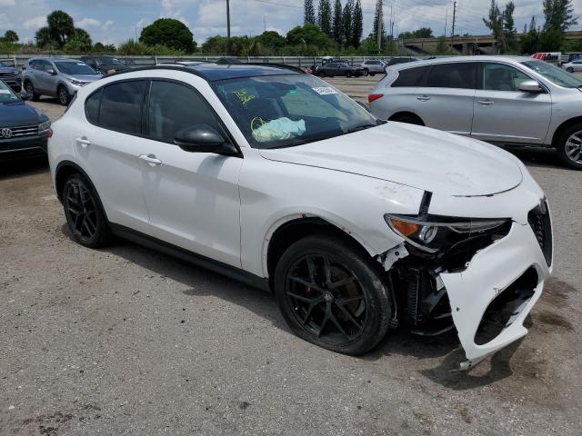 ZASPAJAN1K7C70285 - 2019 ALFA ROMEO STELVIO WHITE photo 4