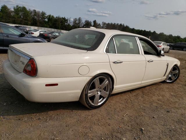 SAJWA82B48SH27733 - 2008 JAGUAR XJ VANDEN PLAS WHITE photo 3