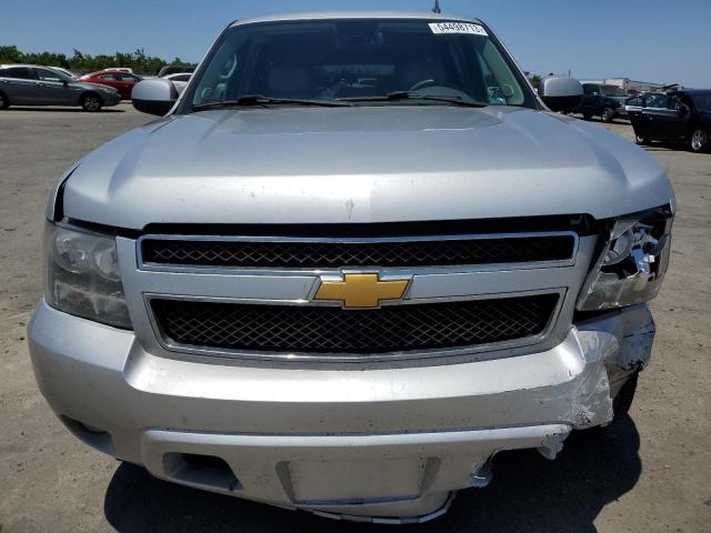 1GNSCJE09ER134269 - 2014 CHEVROLET SUBURBAN C1500 LT SILVER photo 5