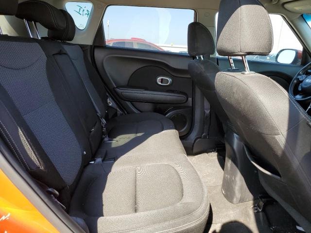 KNDJP3A55J7517301 - 2018 KIA SOUL + ORANGE photo 10