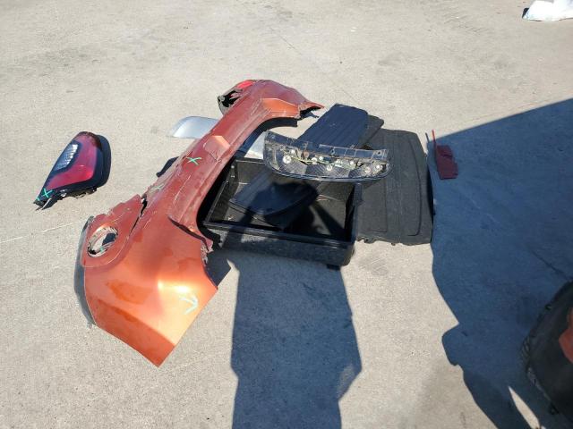 KNDJP3A55J7517301 - 2018 KIA SOUL + ORANGE photo 12