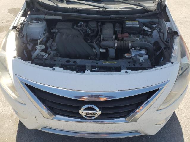 3N1CN7APXJL846128 - 2018 NISSAN VERSA S Weiß Foto 11