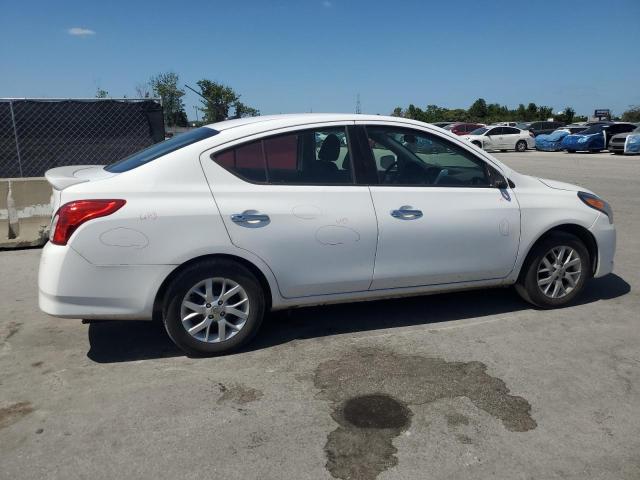 3N1CN7APXJL846128 - 2018 NISSAN VERSA S Weiß Foto 3