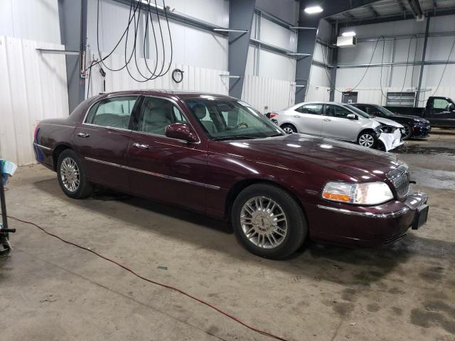 2LNHM82V78X646319 - 2008 LINCOLN TOWN CAR SIGNATURE LIMITED BURGUNDY photo 4