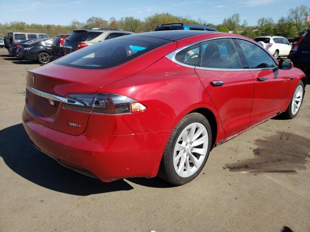 5YJSA1E26JF267619 - 2018 TESLA MODEL S RED photo 3
