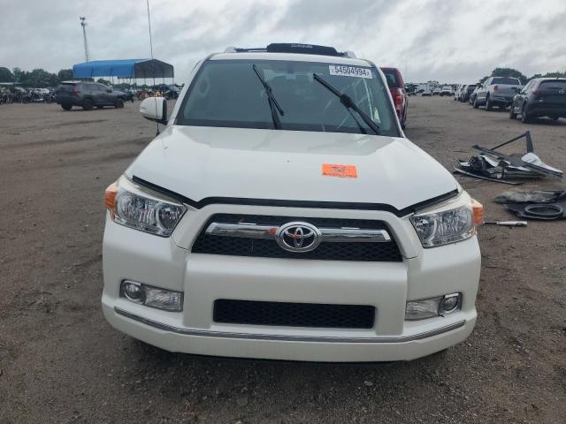 JTEZU5JR9B5018388 - 2011 TOYOTA 4RUNNER SR5 WHITE photo 5