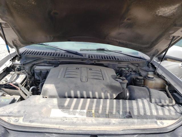 5LMFU28R64LJ12554 - 2004 LINCOLN NAVIGATOR 银色 照片 11