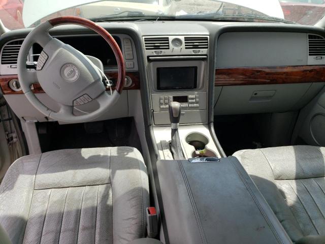 5LMFU28R64LJ12554 - 2004 LINCOLN NAVIGATOR 银色 照片 8