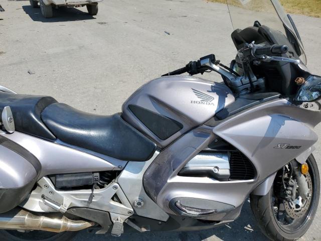 JH2SC51113M100200 - 2003 HONDA ST1300 SILVER photo 5