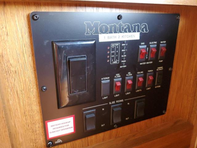 4YDF37529C4700789 - 2012 KEYSTONE MONTANA 白色 照片 8