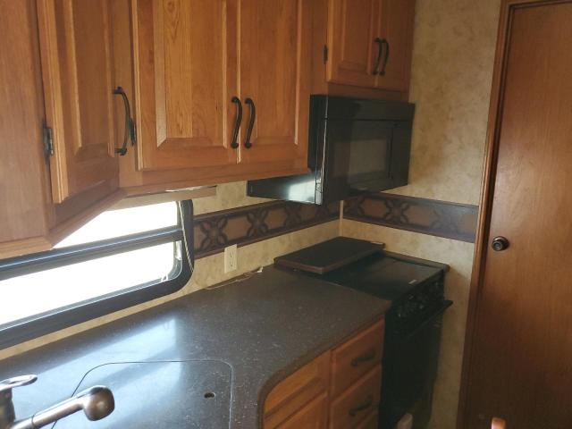 4YDF37529C4700789 - 2012 KEYSTONE MONTANA 白色 照片 9