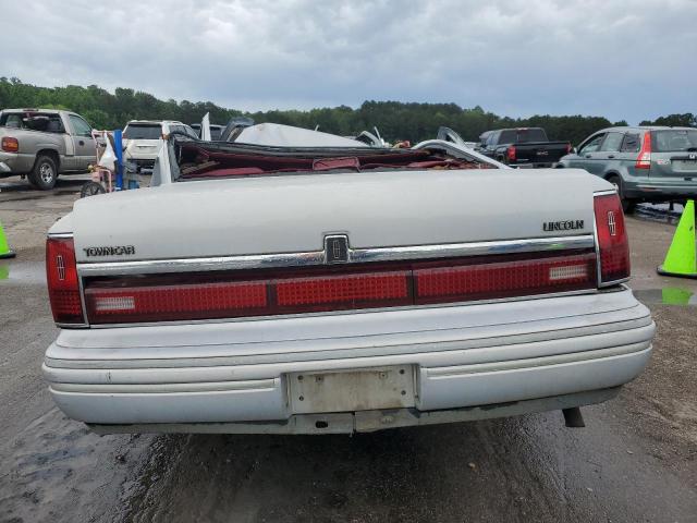 1LNLM81W7RY647217 - 1994 LINCOLN TOWN CAR EXECUTIVE Silber Foto 6