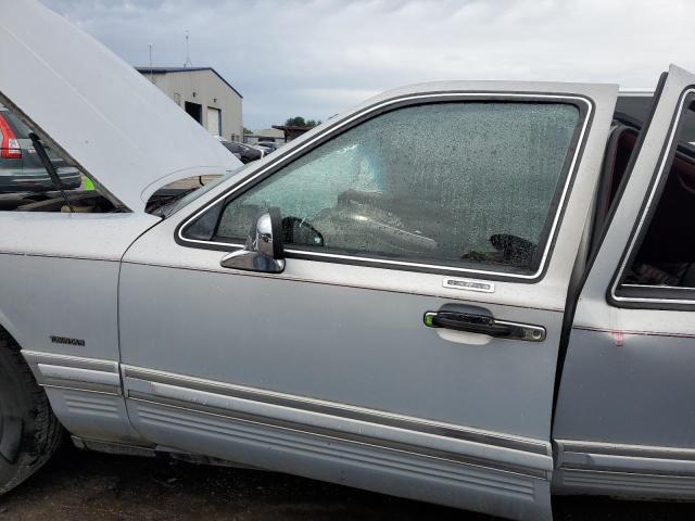 1LNLM81W7RY647217 - 1994 LINCOLN TOWN CAR EXECUTIVE Silber Foto 7