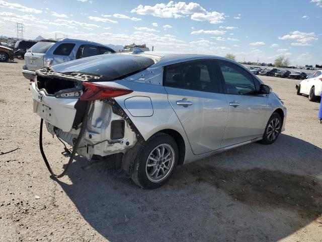 JTDKARFPXH3058903 - 2017 TOYOTA PRIUS PRIM ვერცხლისფერი ფოტო 3