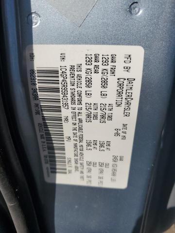 1C4GP45R95B431957 - 2005 CHRYSLER TOWN & COU ლურჯი ფოტო 13