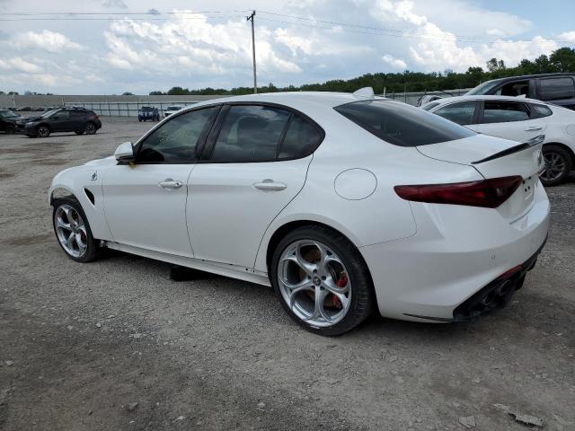 ZARFAMEV7K7606835 - 2019 ALFA ROMEO GIULIA QUADRIFOGLIO WHITE photo 2