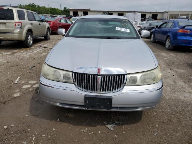 1LNHM82W51Y735885 - 2001 LINCOLN TOWN CAR SIGNATURE SILVER photo 5