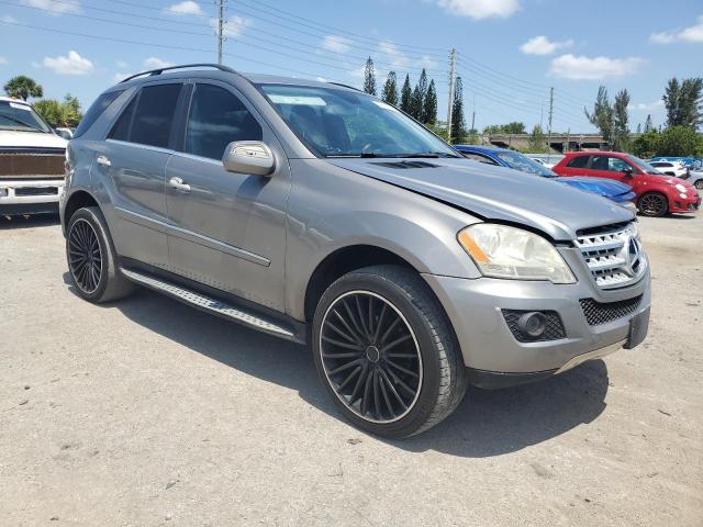 4JGBB8GB2AA613270 - 2010 MERCEDES-BENZ ML 350 4MATIC GRAY photo 4