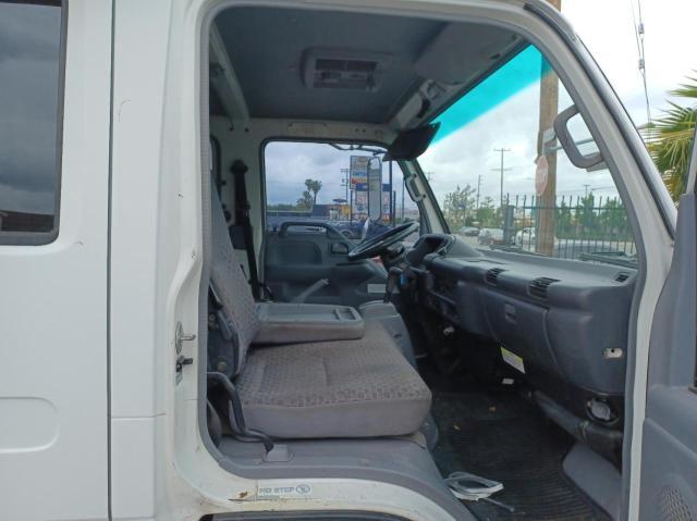 JALE5J16477904546 - 2007 ISUZU NQR WHITE photo 5