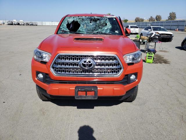 5TFSZ5AN8HX057362 - 2017 TOYOTA TACOMA ACCESS CAB ნარინჯისფერი ფოტო 5