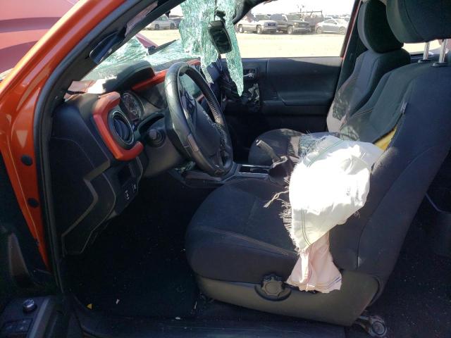 5TFSZ5AN8HX057362 - 2017 TOYOTA TACOMA ACCESS CAB ნარინჯისფერი ფოტო 7